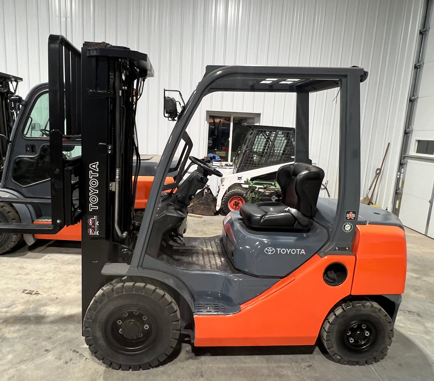 2018 Toyota Forklift 5000lb Lift Capacity! Fork Positioner! Diesel