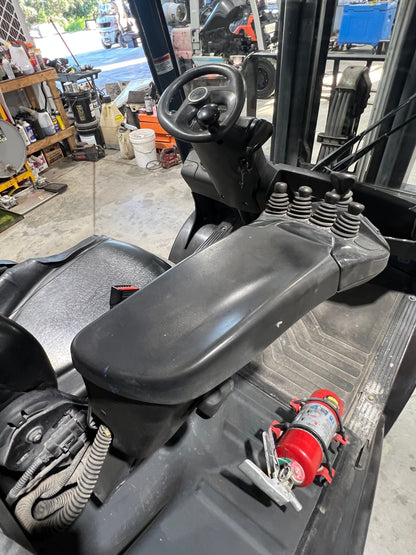 2017 Linde Forklift 6000lb Lift Capacity (Fork Positioner!