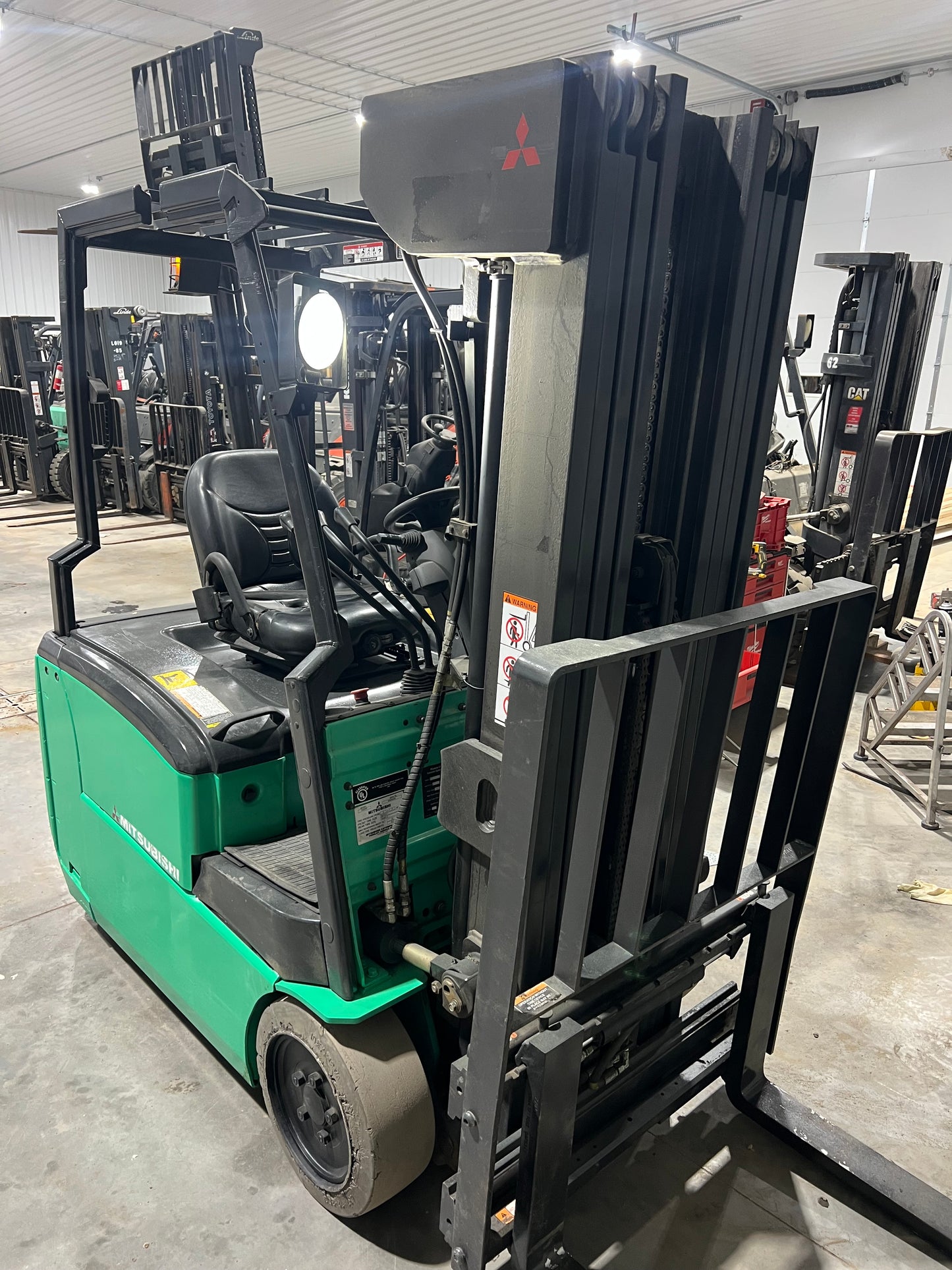 2018 Mitsubishi Forklift 48 Volts  Quad Mast 20’ Max Height