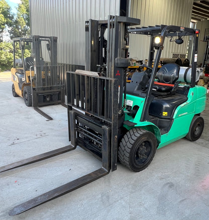 2021 Mitsubishi Forklift (6000lb Lift Capacity, Fork Positioner!