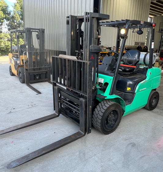 2021 Mitsubishi Forklift (6000lb Lift Capacity, Fork Positioner!