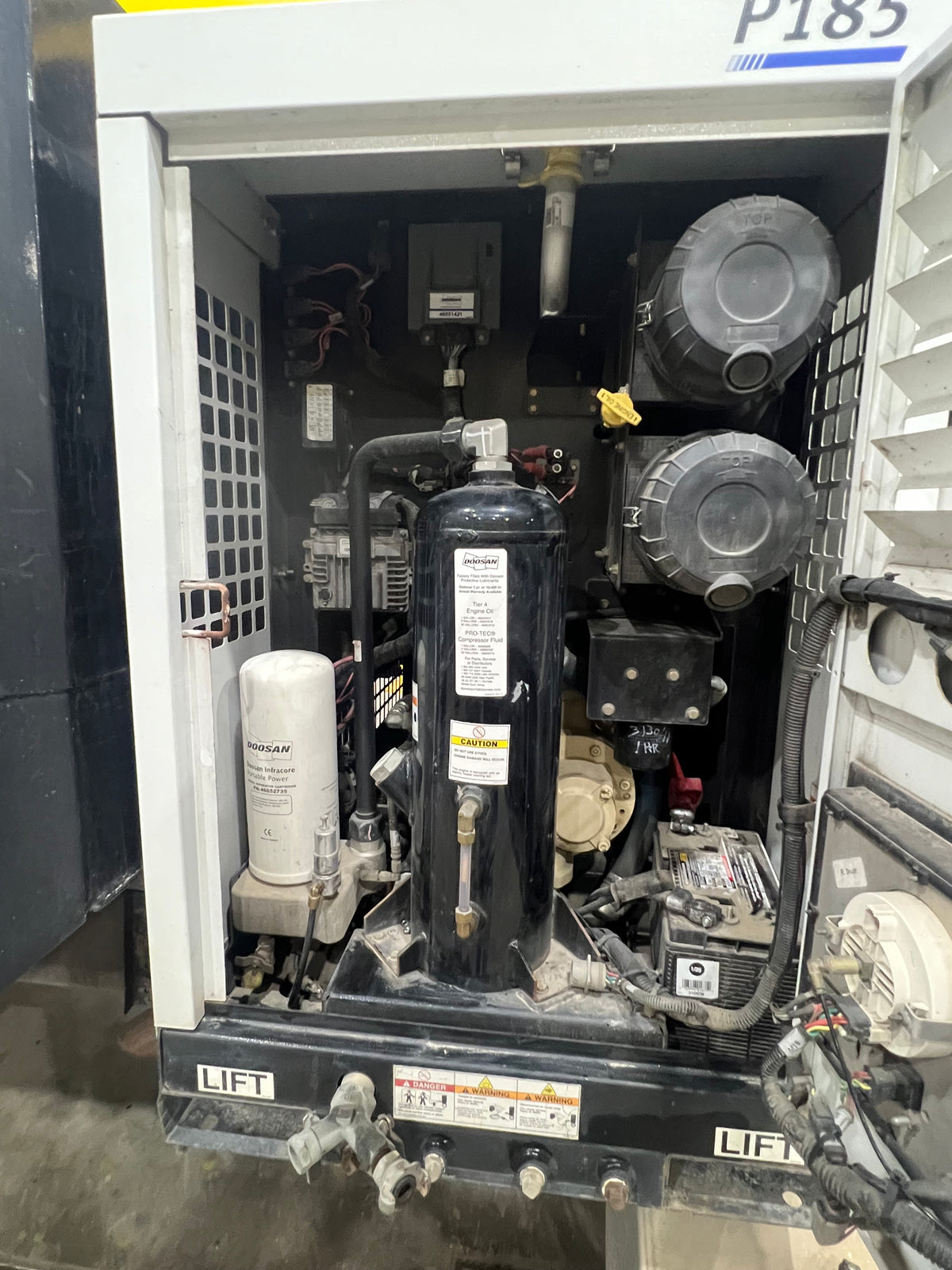 2018 Air Compressor 185 CFM Low Hours 150
