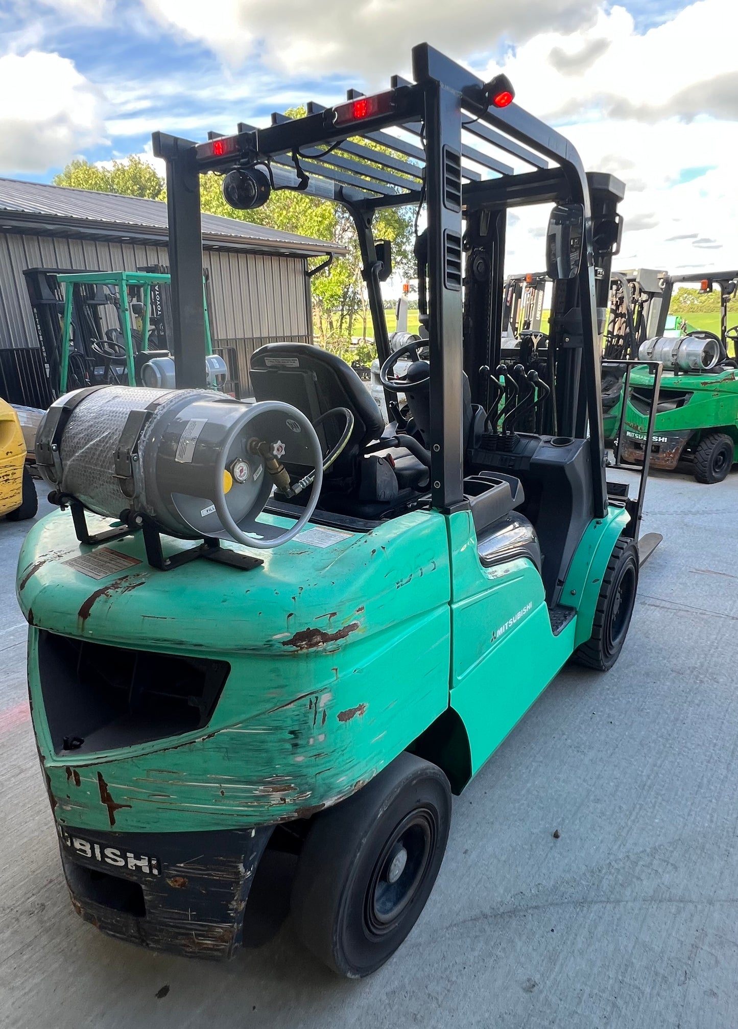 2021 Mitsubishi Forklift (6000lb Lift Capacity, Fork Positioner!