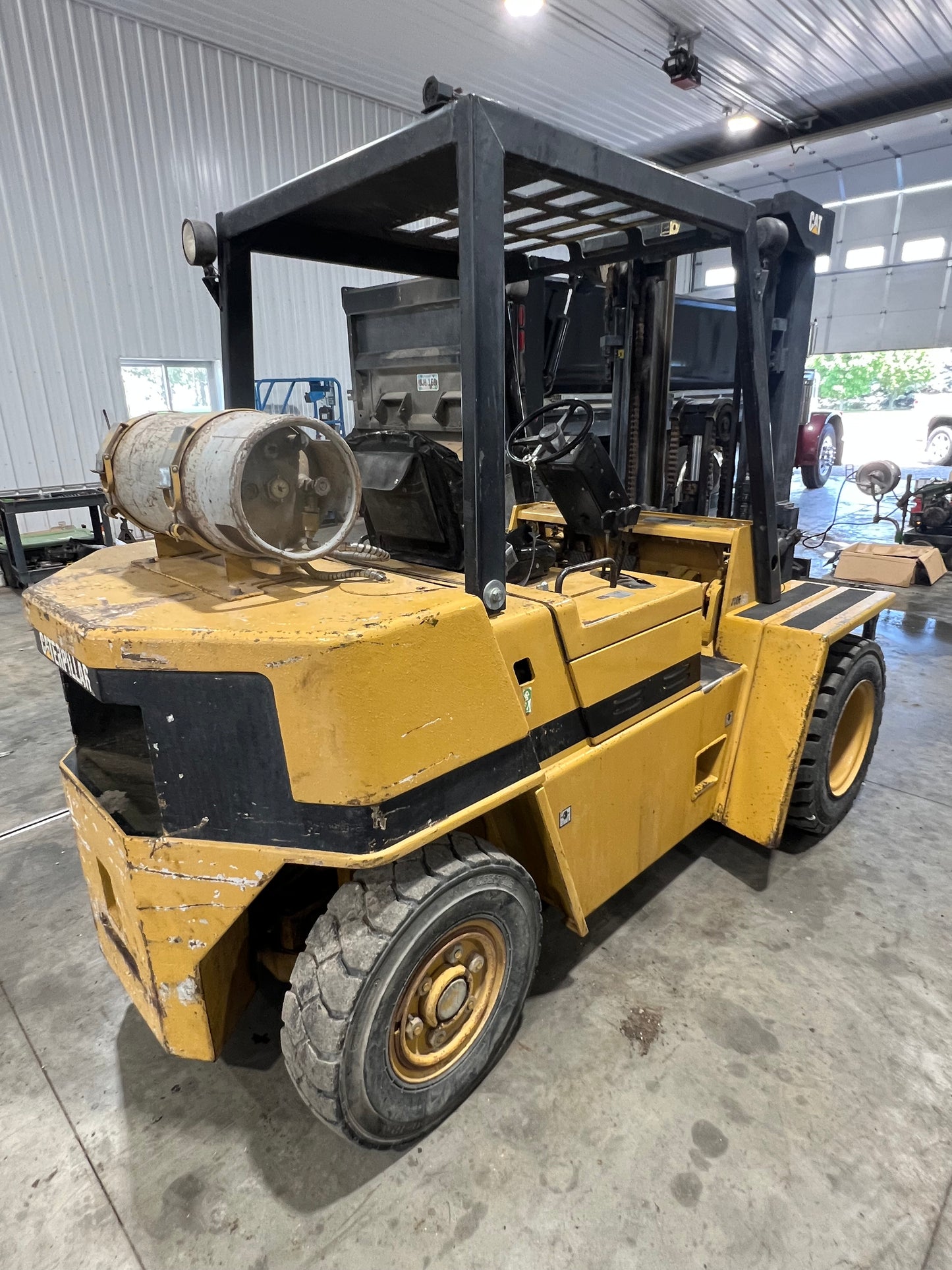 1991 Cat Forklift 8000lb Lift Capacity (Nice Original Unit!