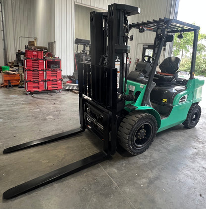 2025 Mitsubishi Forklift 6000lb Lift Capacity (Fork Positioner!