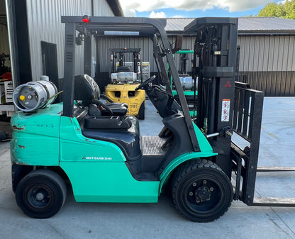 2021 Mitsubishi Forklift (6000lb Lift Capacity, Fork Positioner!