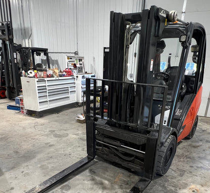 2017 Linde Forklift 6000lb Lift Capacity (Fork Positioner!