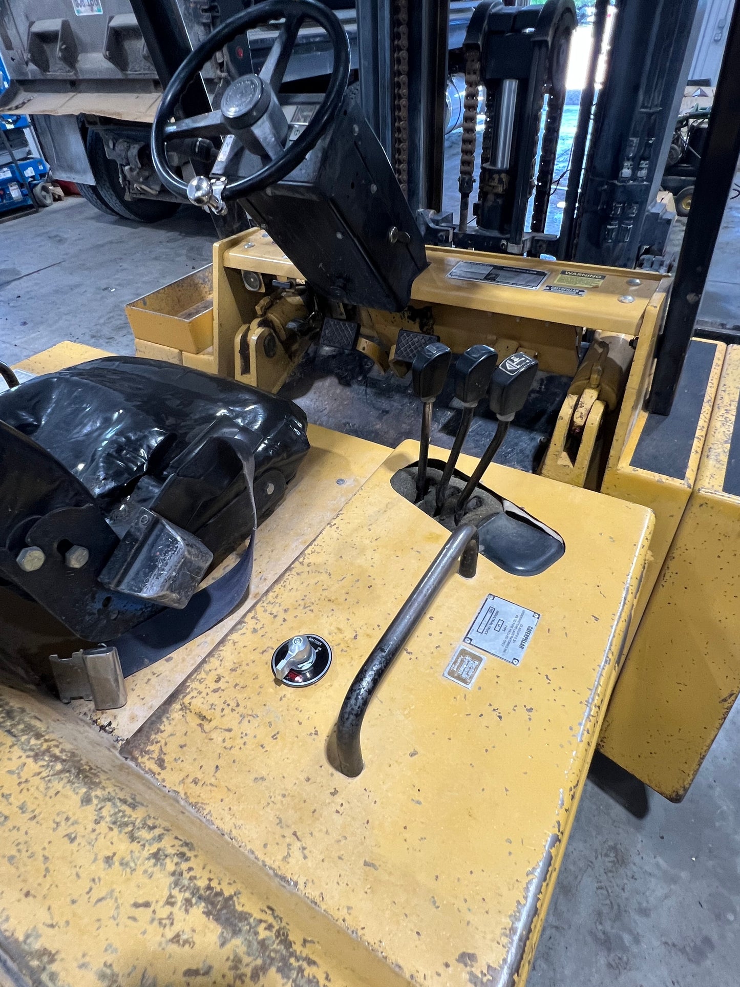 1991 Cat Forklift 8000lb Lift Capacity (Nice Original Unit!