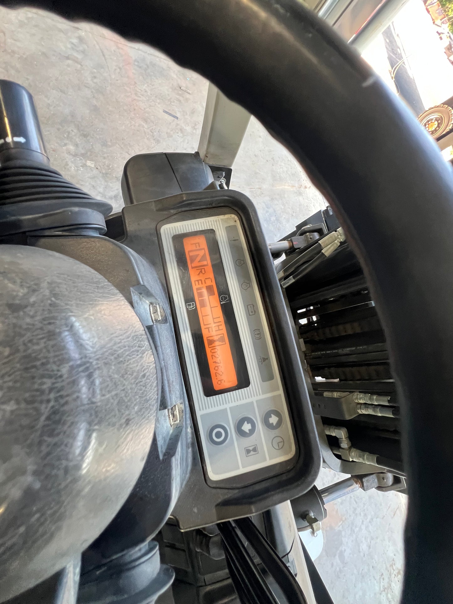 2017 Nissan Uni-Carrier Forklift, Fork Positioner! 7000lb Lift Capacity