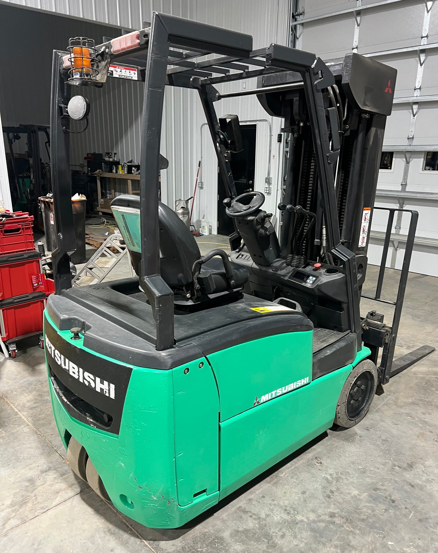 2018 Mitsubishi Forklift 48 Volts  Quad Mast 20’ Max Height