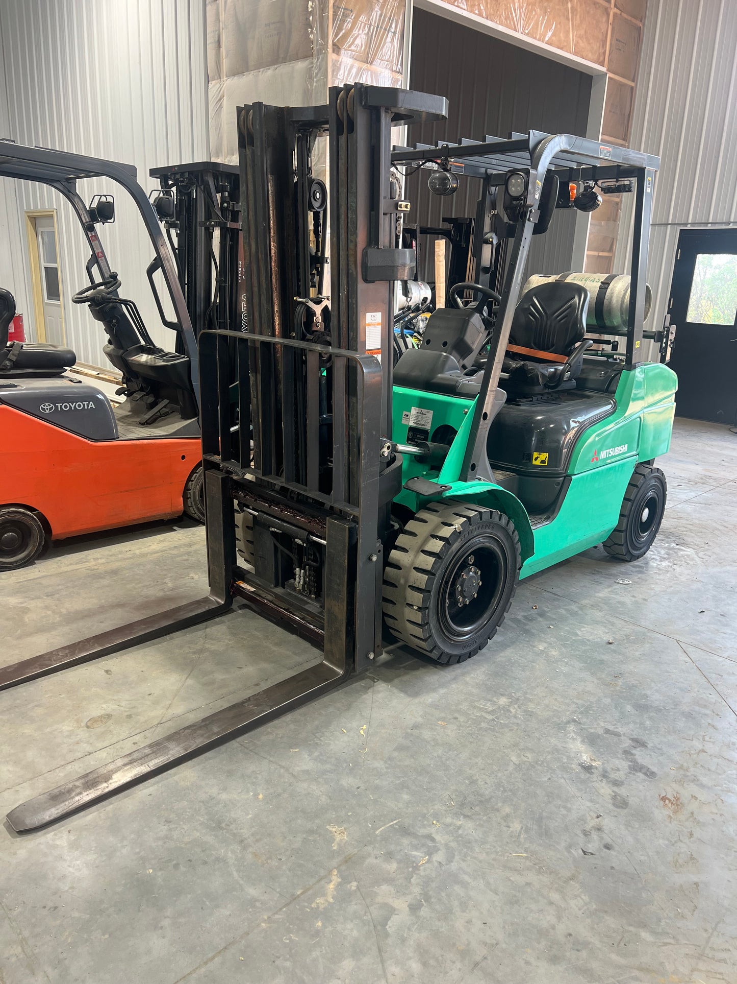 2021 Mitsubishi Forklift 6000 lb Lift Capacity