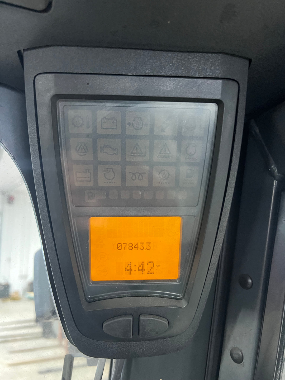 2015 Linde Forklift 6000lb Lift Capacity (Cab Heat! Fork Positioner