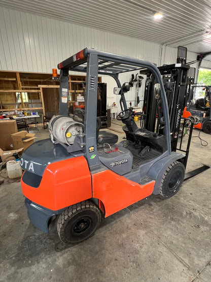 2014 Toyota Forklift 5000lb Lift Capacity (1200 Hours!!