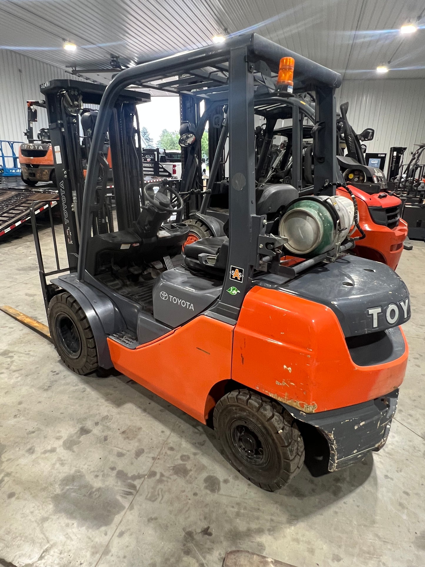 2012 Toyota Forklift 5000lb Lift Capacity, Only 2075 Original Hours!!